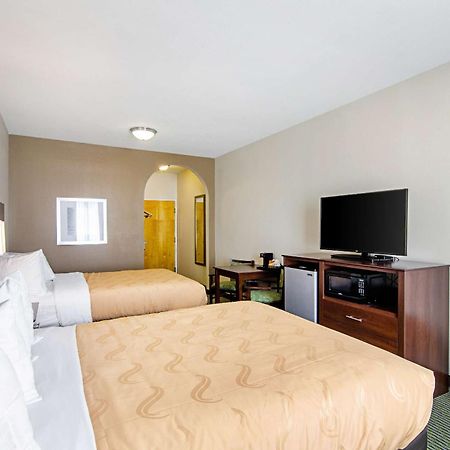 Quality Inn & Suites Near Tanger Outlet Mall Gonzales Kültér fotó