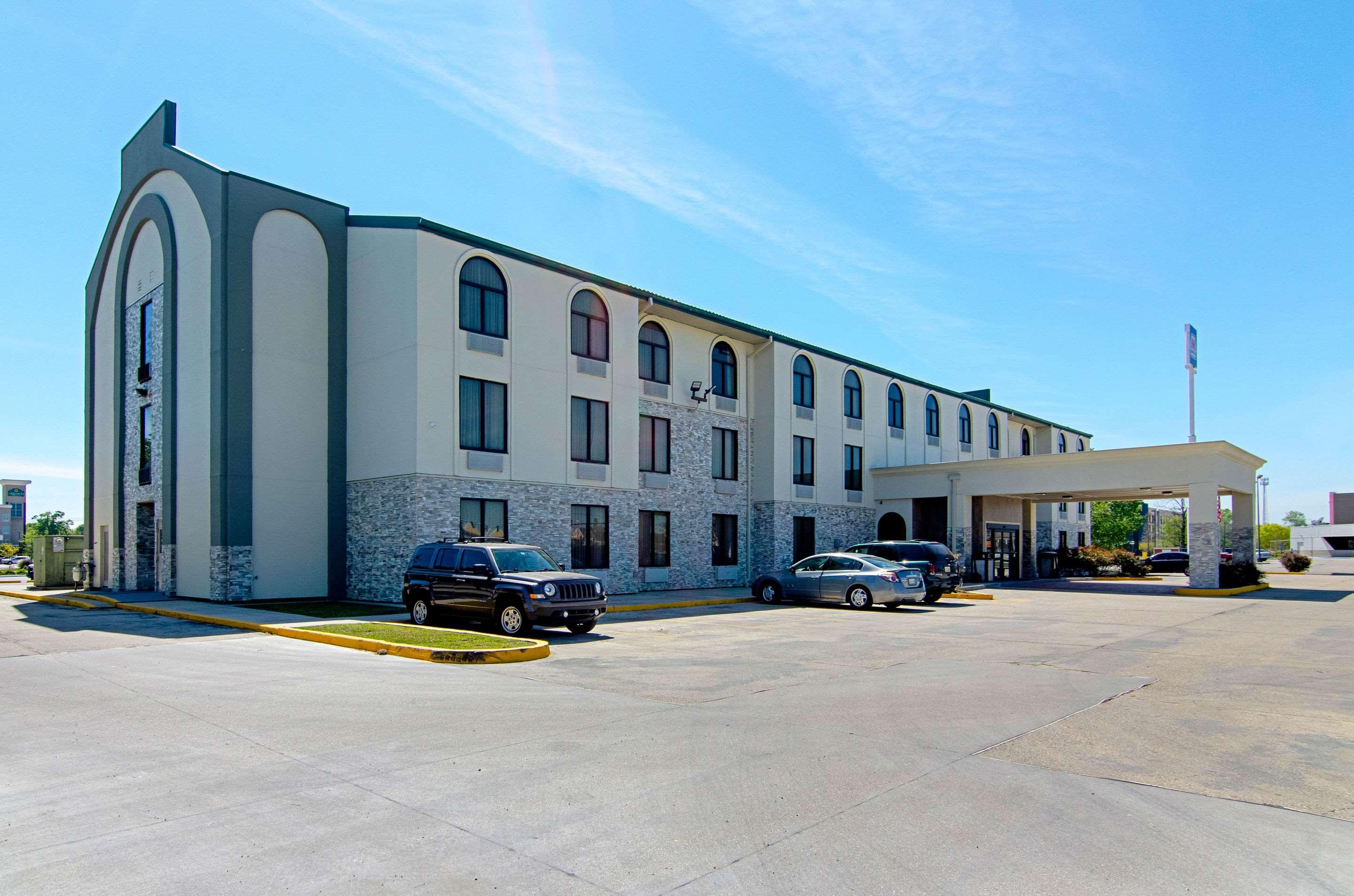Quality Inn & Suites Near Tanger Outlet Mall Gonzales Kültér fotó