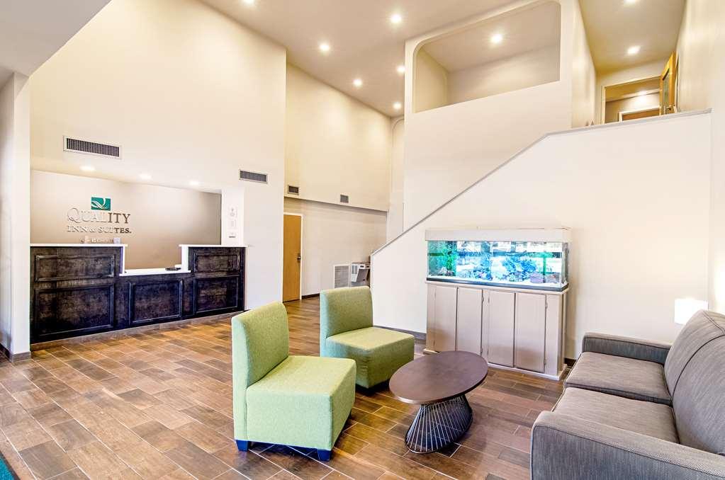 Quality Inn & Suites Near Tanger Outlet Mall Gonzales Beltér fotó