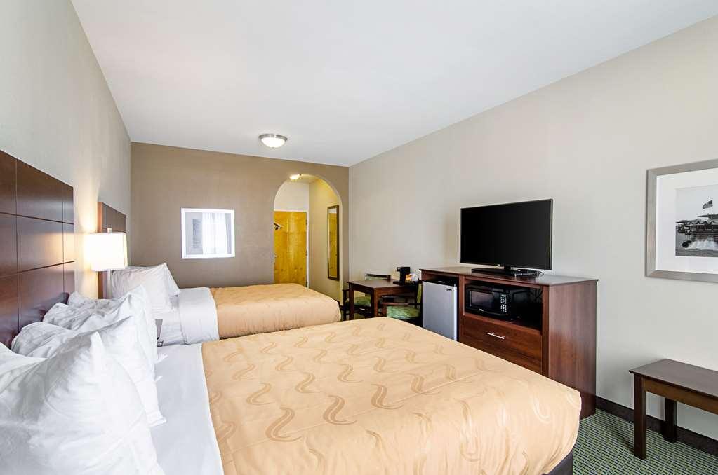 Quality Inn & Suites Near Tanger Outlet Mall Gonzales Szoba fotó