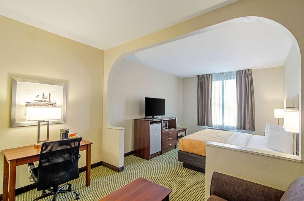 Quality Inn & Suites Near Tanger Outlet Mall Gonzales Szoba fotó