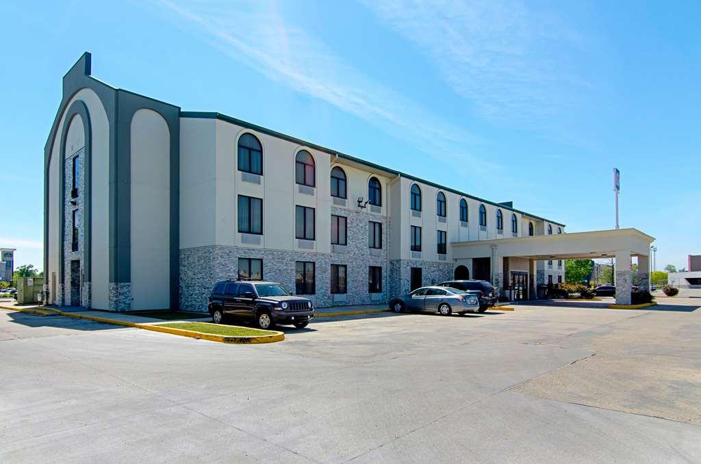 Quality Inn & Suites Near Tanger Outlet Mall Gonzales Kültér fotó