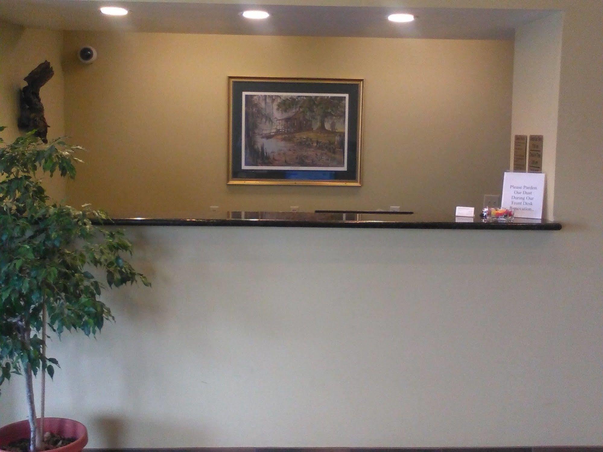 Quality Inn & Suites Near Tanger Outlet Mall Gonzales Kültér fotó
