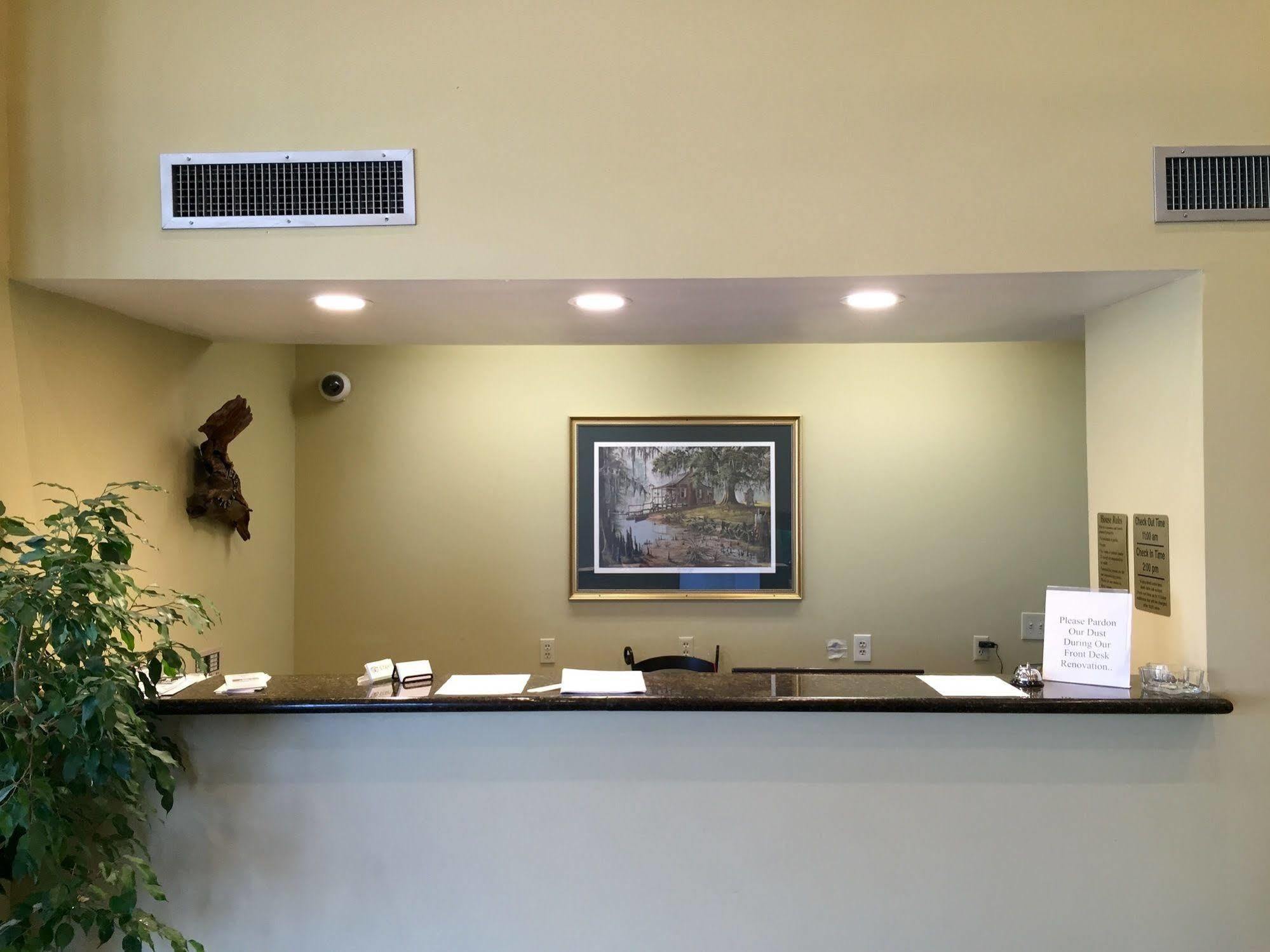 Quality Inn & Suites Near Tanger Outlet Mall Gonzales Kültér fotó